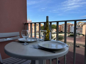 Studio Centre avec Piscine, Balcon et Proximité Plage, 2 Personnes - FR-1-702-3